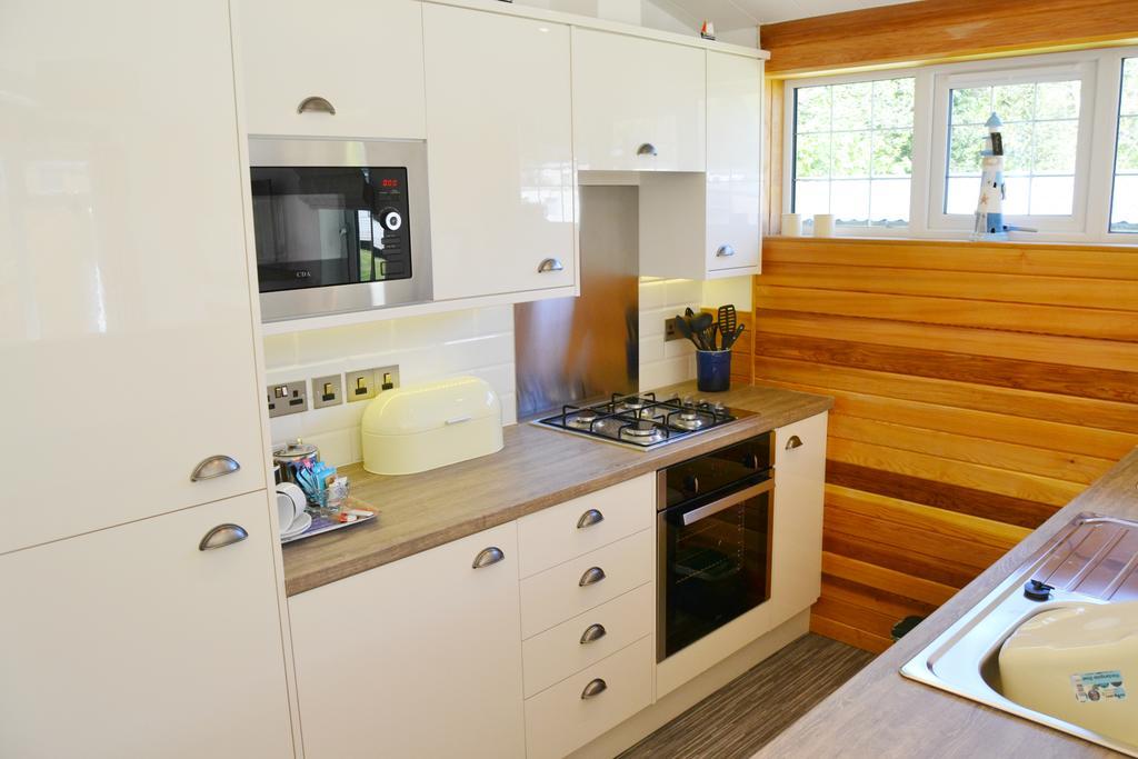 Hele Valley Holiday Park Ilfracombe Exterior photo